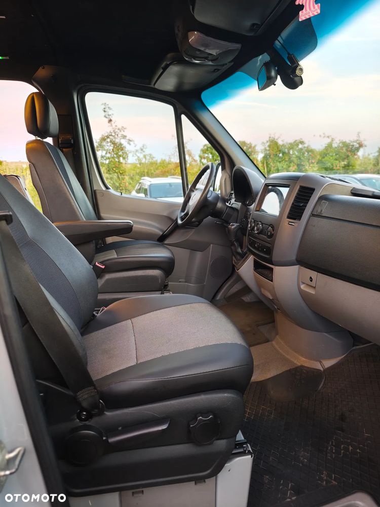 Mercedes-Benz Sprinter - 17
