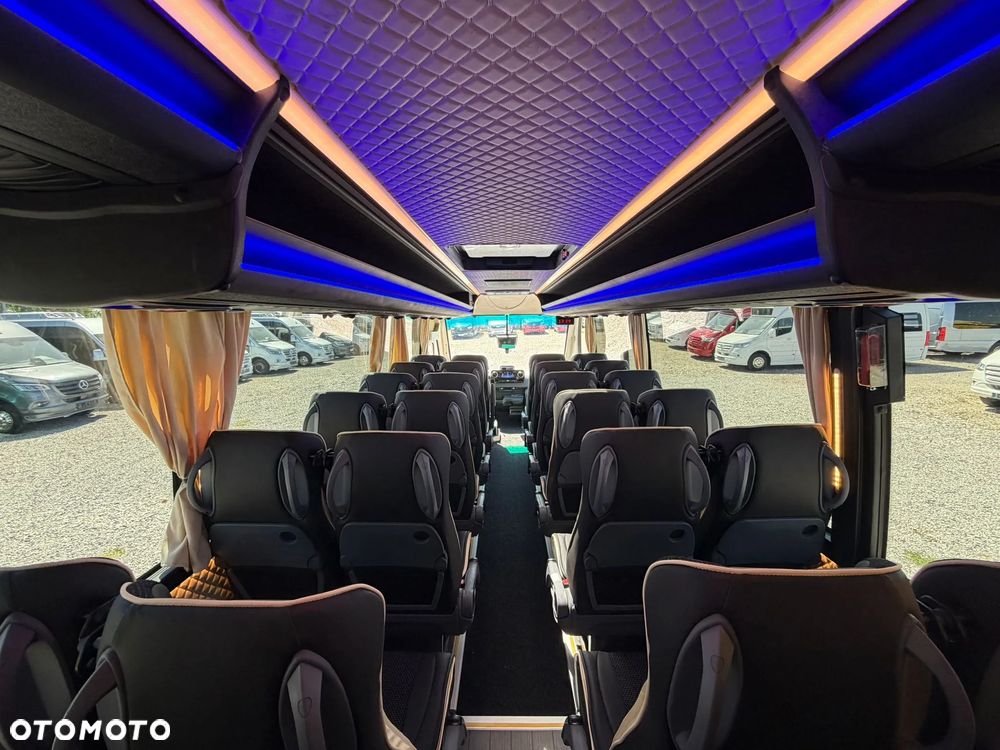 Mercedes-Benz Sprinter 519 - 28