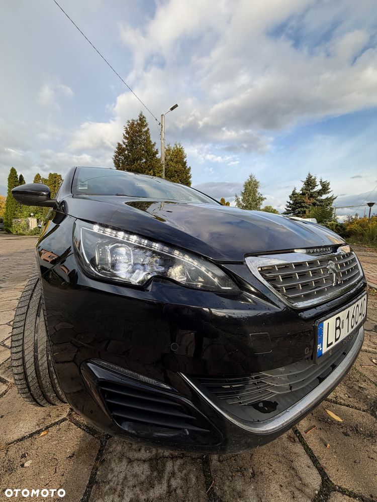 Peugeot 308 2015 photo 2