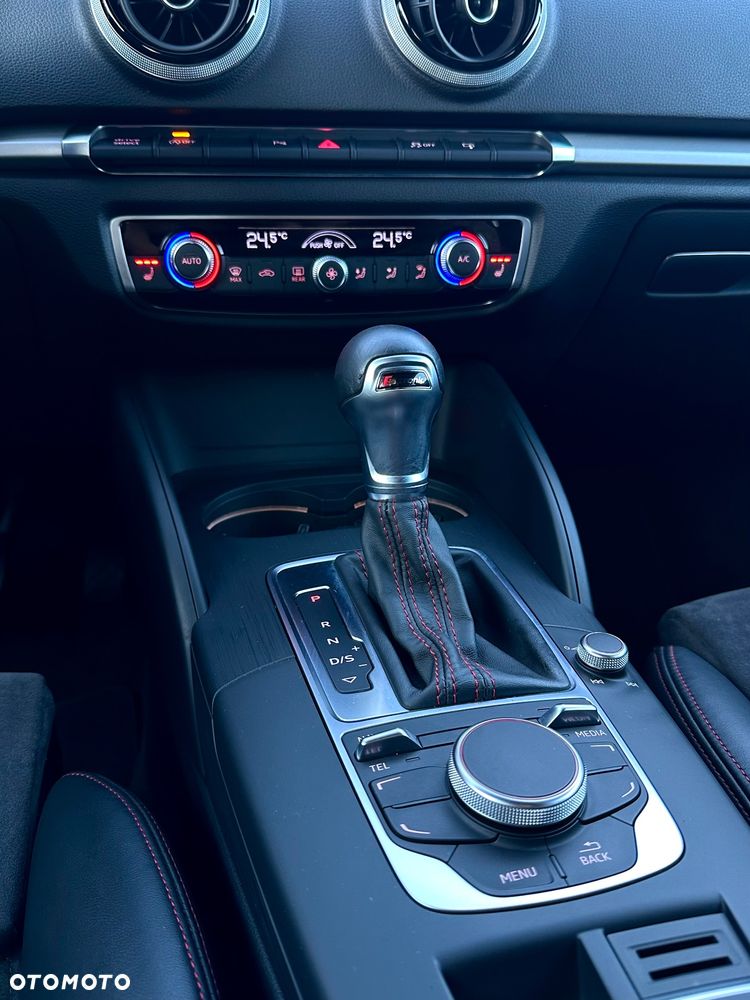 Audi A3 Sportback 2.0 TDI S tronic S line Sportpaket - 17