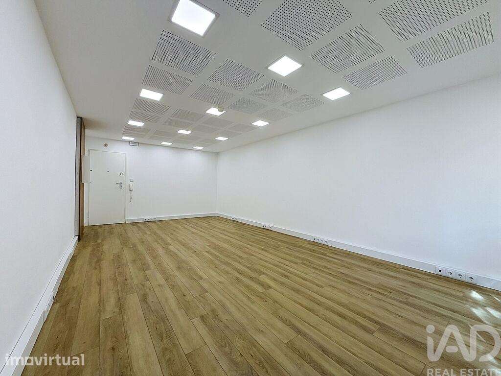 Loja / Estabelecimento Comercial T1 em Beato de 30,00 m2 - Grande imagem: 2/21