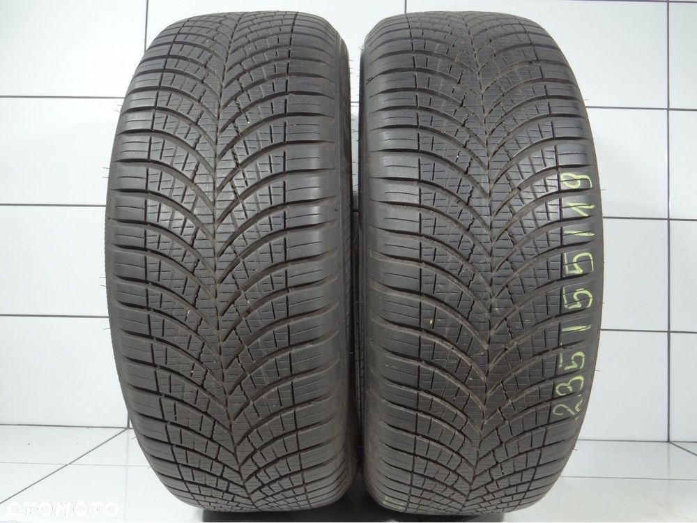 Opony całoroczne 235/55R19 105W Goodyear - 1
