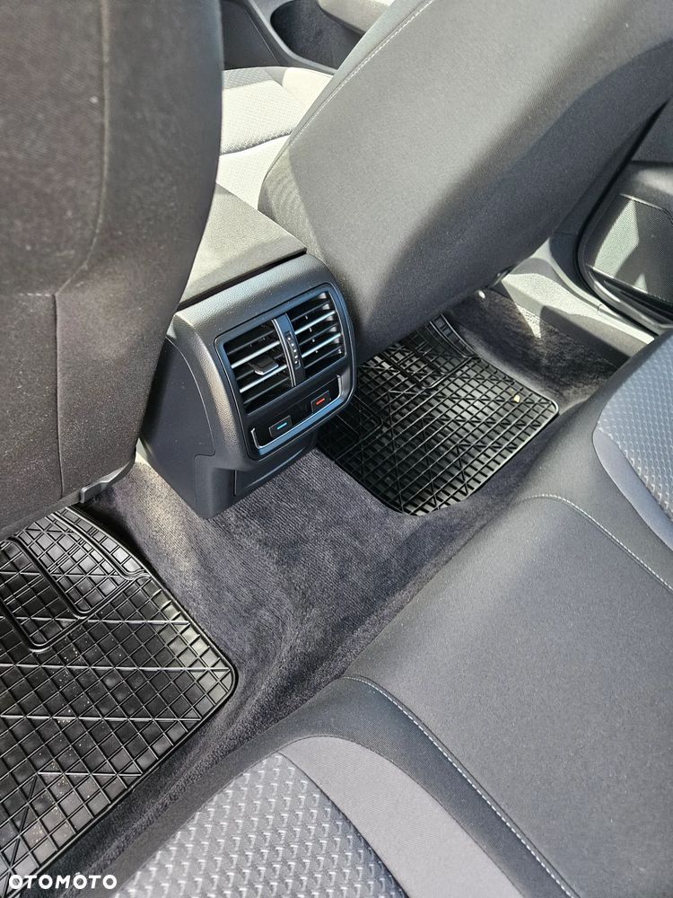 Volkswagen Passat 2.0 TDI SCR Comfortline - 20
