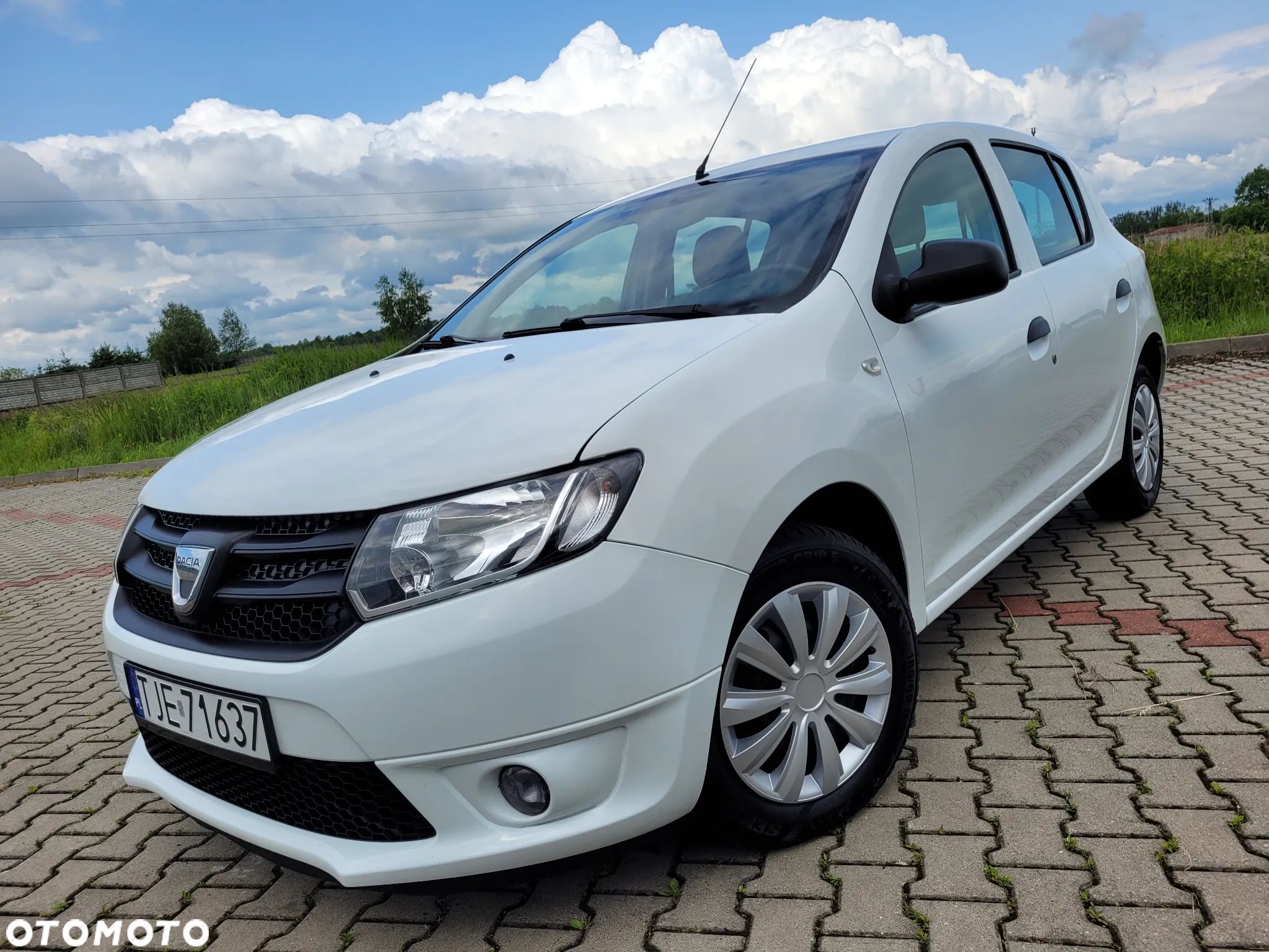 Dacia Sandero 1.2 16V 75 Laureate - 1