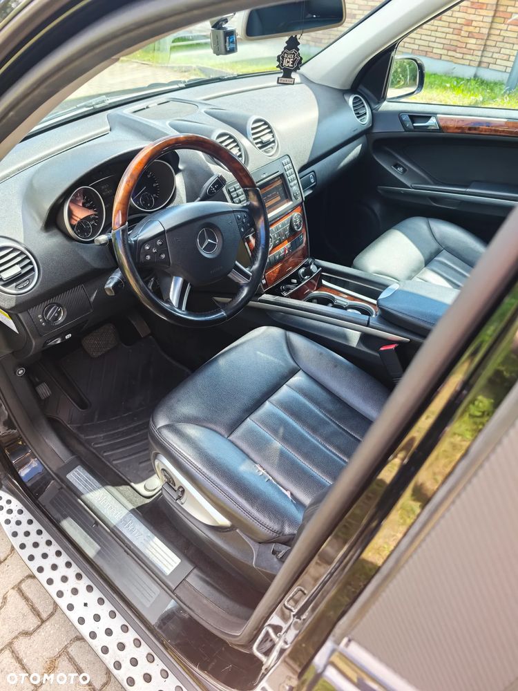 Mercedes-Benz ML - 12