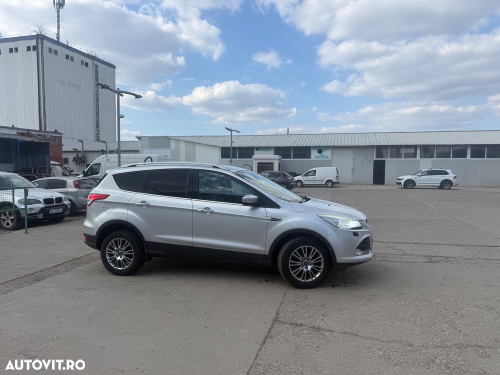 Ford Kuga 2.0 TDCi 4x4 Aut. Titanium - 3