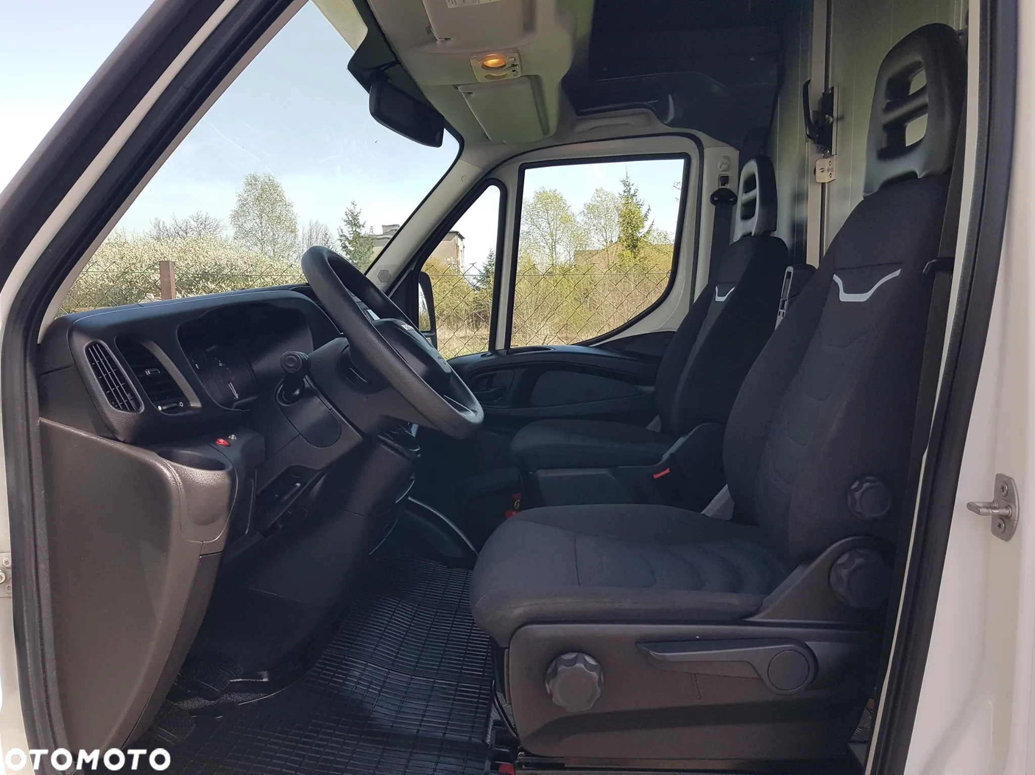 Iveco DAILY KONTENER NISKOPODŁOGOWY 4,43x2,23x2,42 SKLEP KAMPER FOODTRUCK BAR KLIMA KONIOWÓZ - 19