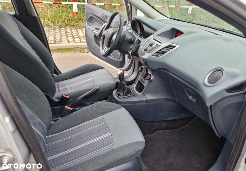 Ford Fiesta - 23