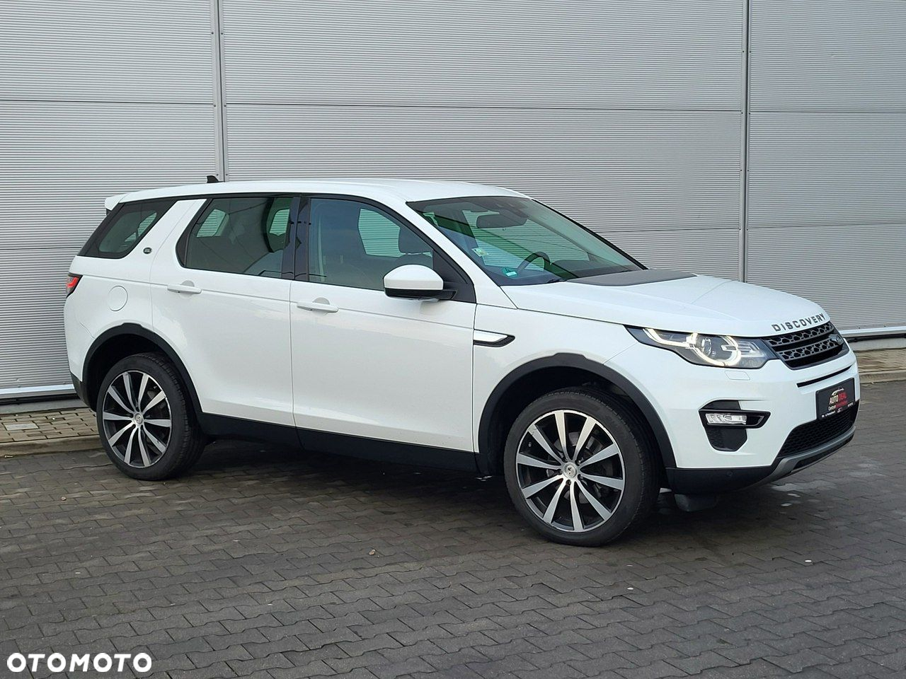 Land Rover Discovery Sport - 8