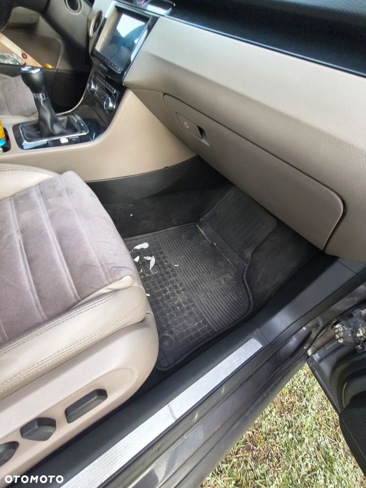 Volkswagen Passat Variant 2.0 TDI DPF 4Mot Highline - 23