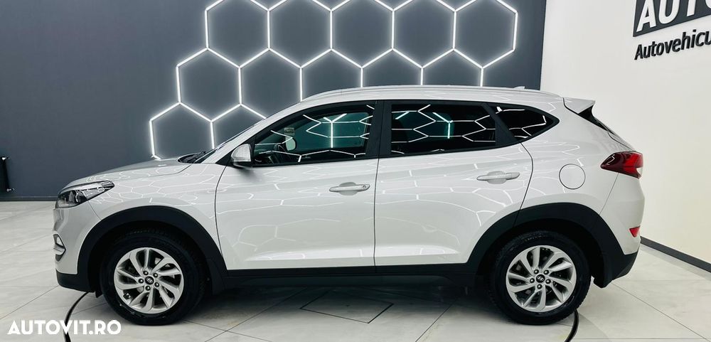 Hyundai Tucson blue 1.7 CRDi 2WD Passion Plus - 32