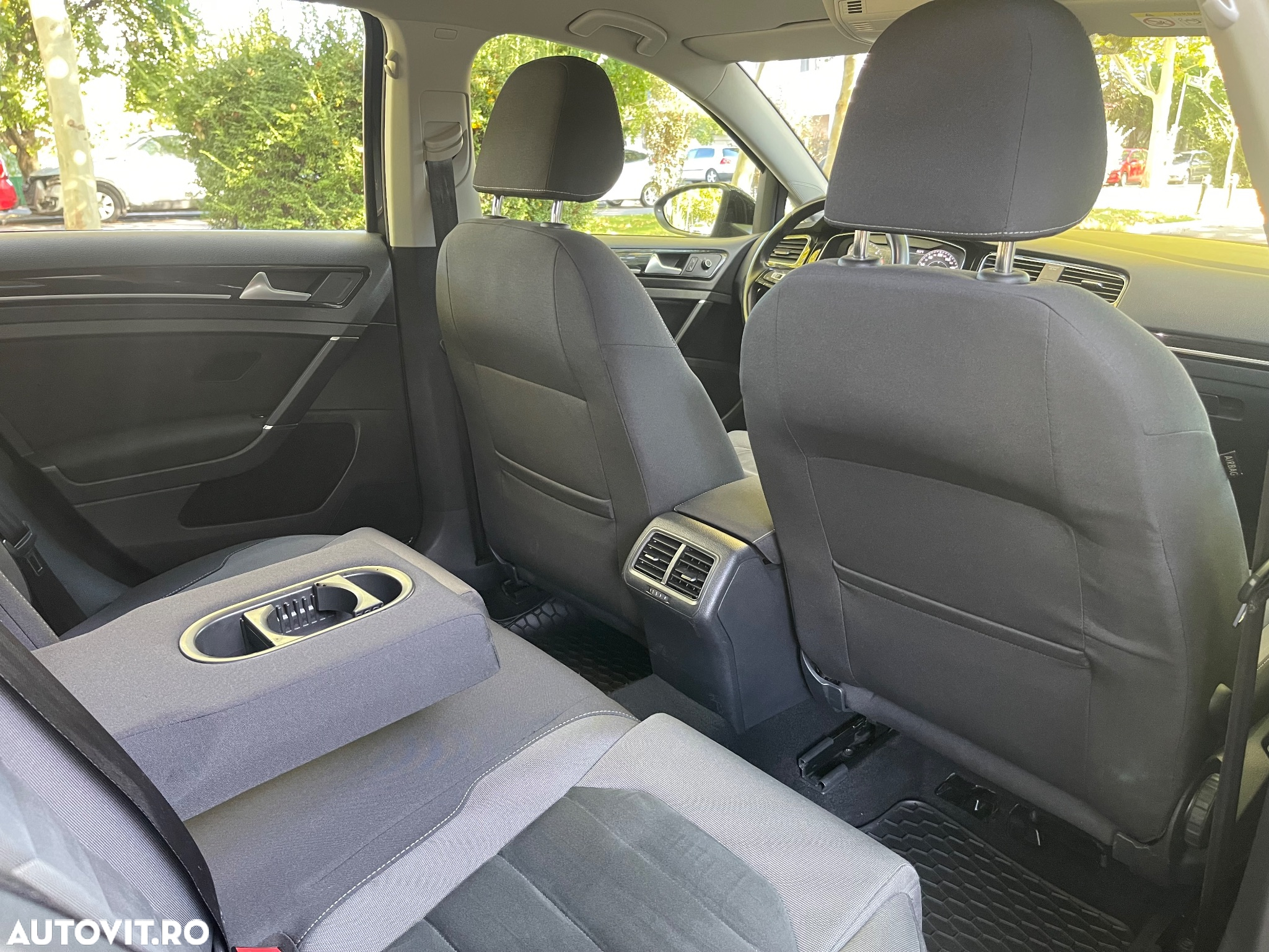 Volkswagen Golf - 14