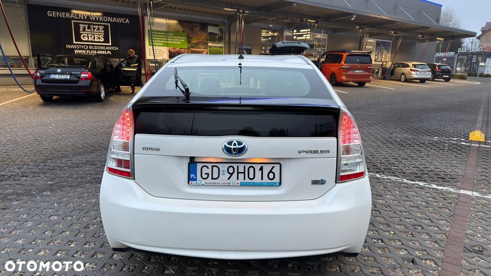 Toyota Prius 1.8 HSD Prestige - 7
