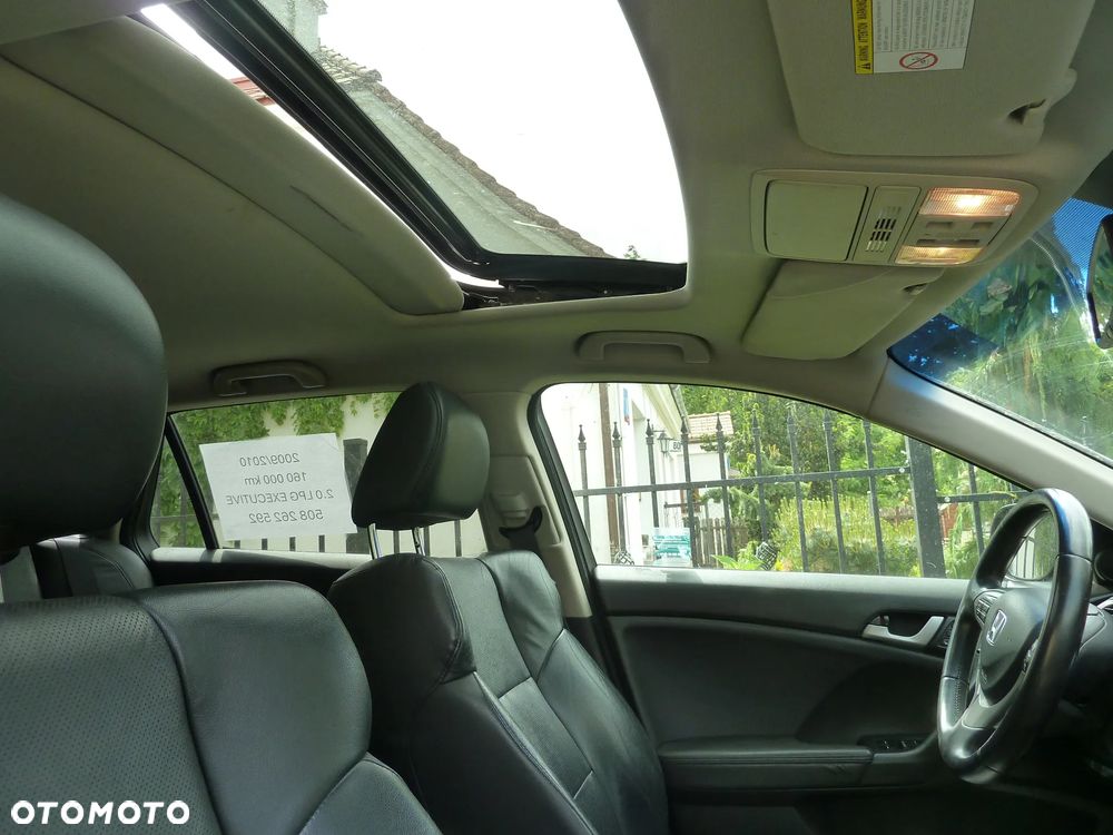 Honda Accord 2.0 Executive - 12
