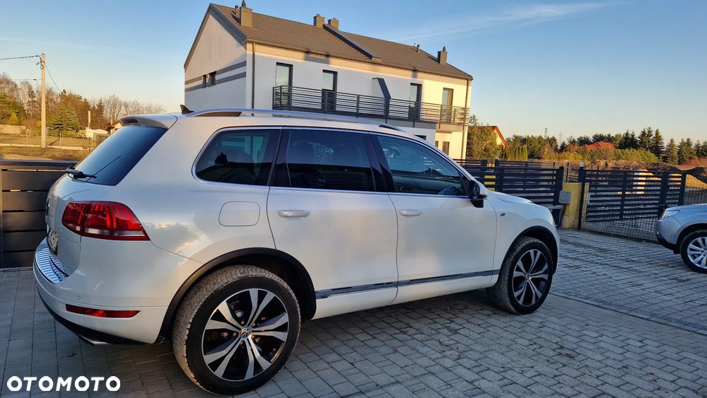 Volkswagen Touareg - 1