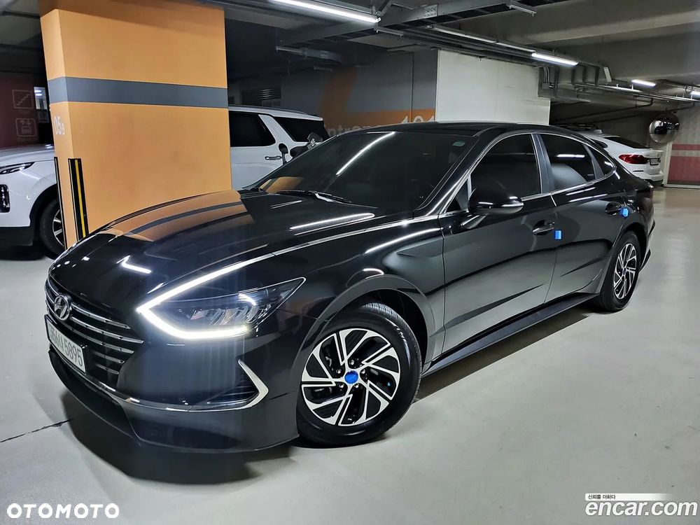 Hyundai Sonata - 2
