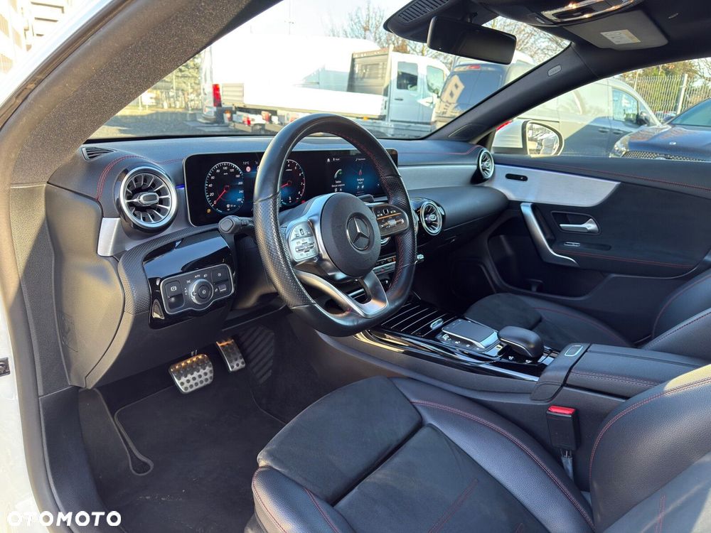 Mercedes-Benz CLA AMG 35 4-Matic 7G-DCT - 12