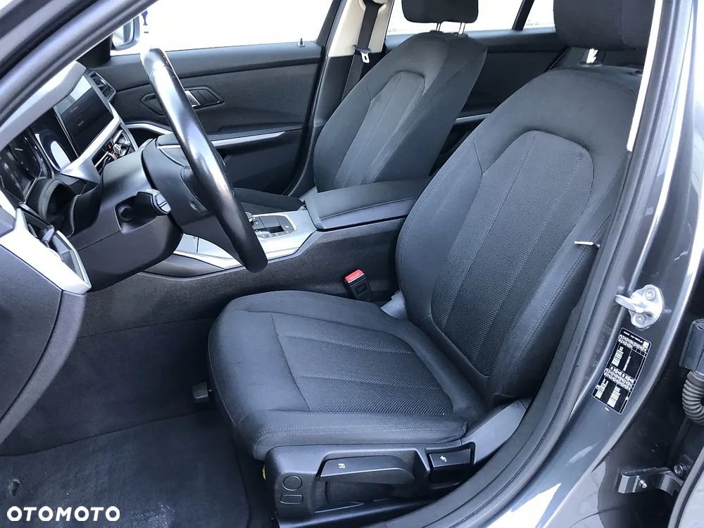 BMW Seria 3 320d Sport Line - 11