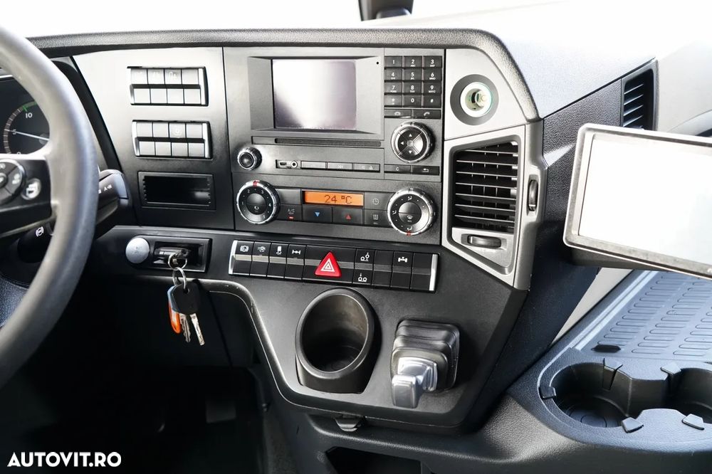 Mercedes-Benz ACTROS 2542 / 6X2 / FRIGIDER / SOLO / UNITATE THERMO KING T-1000R / RIDICARE / DIRECȚIE CU AX RIDICATIV / EURO 5 - 31