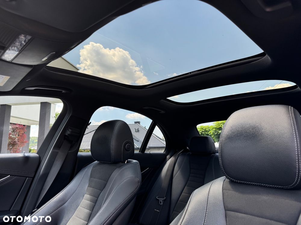 Mercedes-Benz Klasa E 200 4-Matic 9G-TRONIC - 25