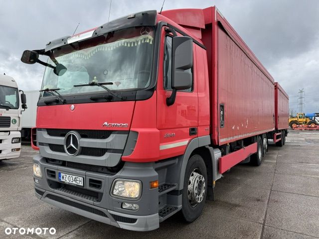 Mercedes-Benz - 1