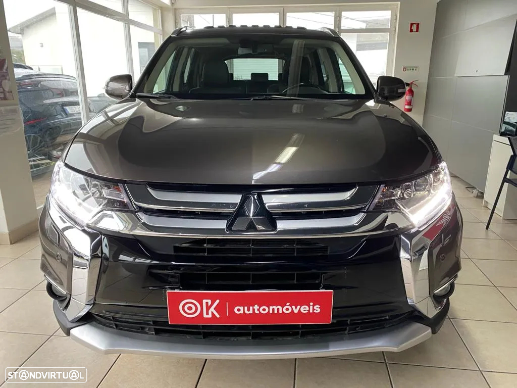 Mitsubishi Outlander 2.2 DI-D Intense - 11