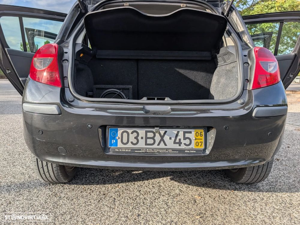 Renault Clio 1.5 dCi Dynamique S - 9