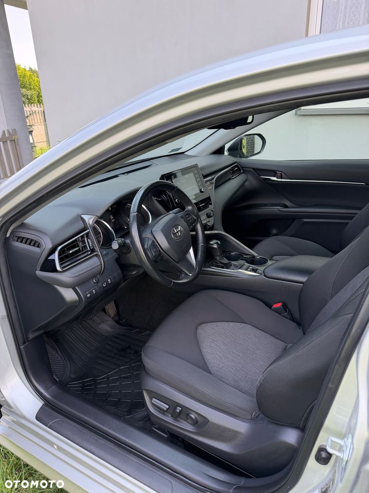 Toyota Camry 2.5 Hybrid Comfort CVT - 3
