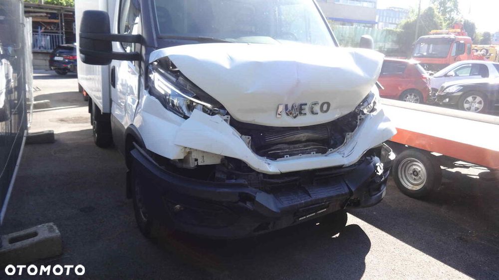 Iveco Daily 33 S 16 - 4
