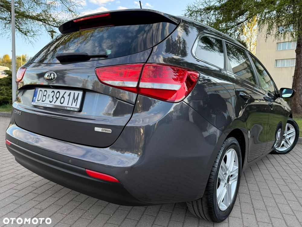 Kia Ceed 1.6 GDI Dream Team Edition - 22