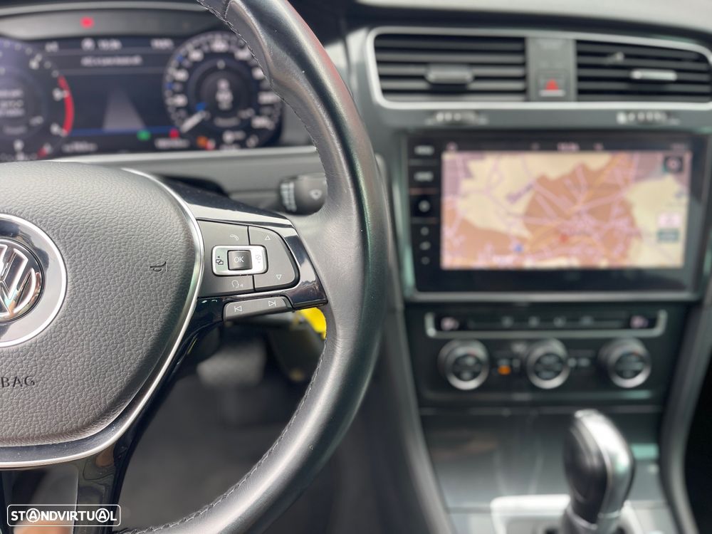VW Golf Variant 2.0 TDi R-Line DSG - 18
