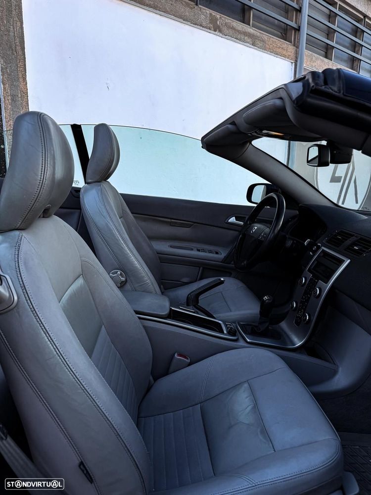 Volvo C70 2.0 D Momentum — photo 5