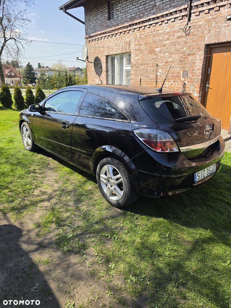 Opel Astra 2007 photo 2