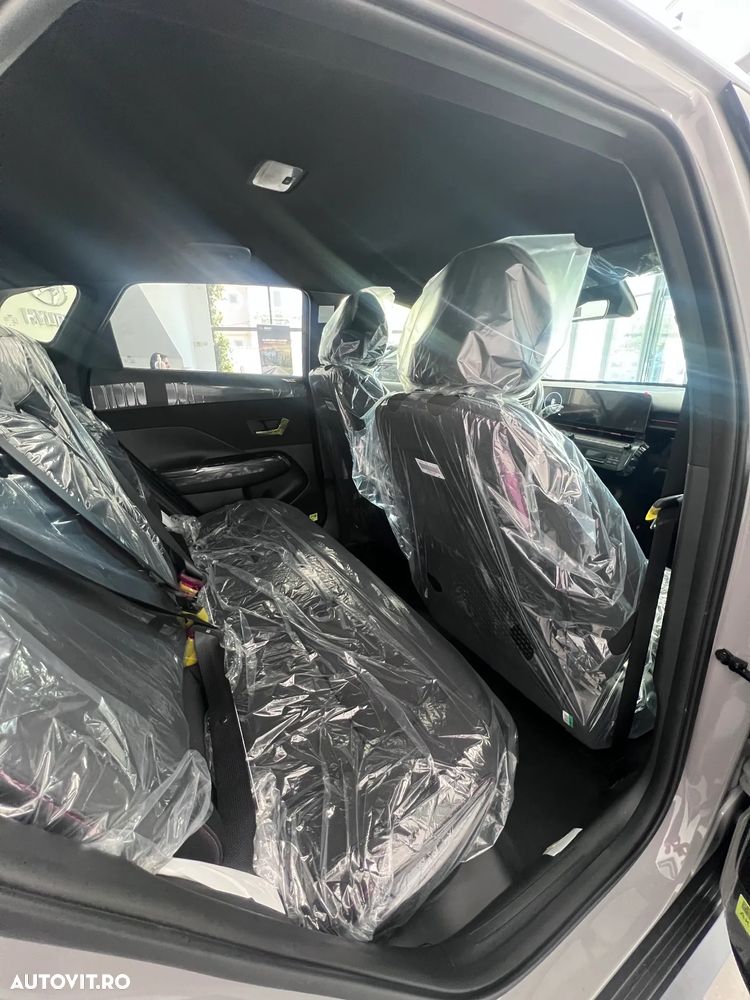 Hyundai KONA - 11