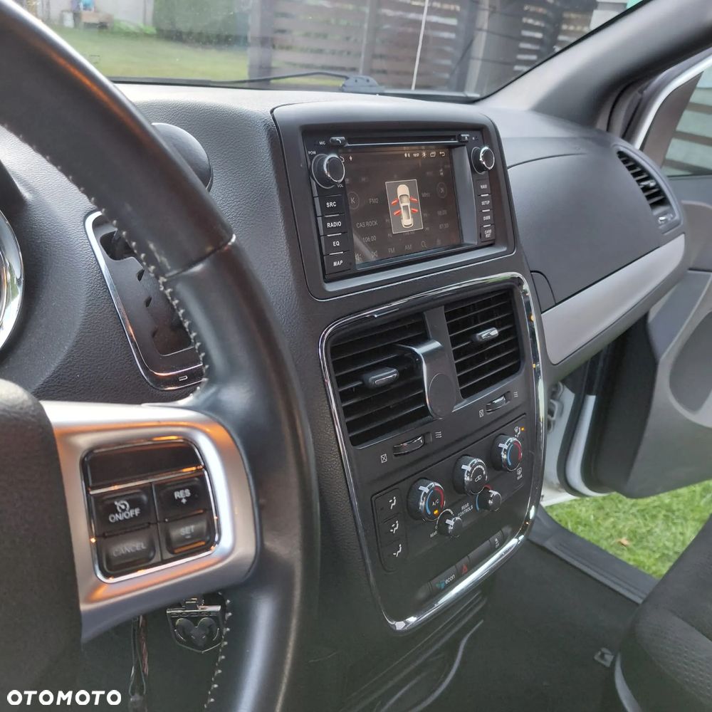 Dodge Grand Caravan - 4