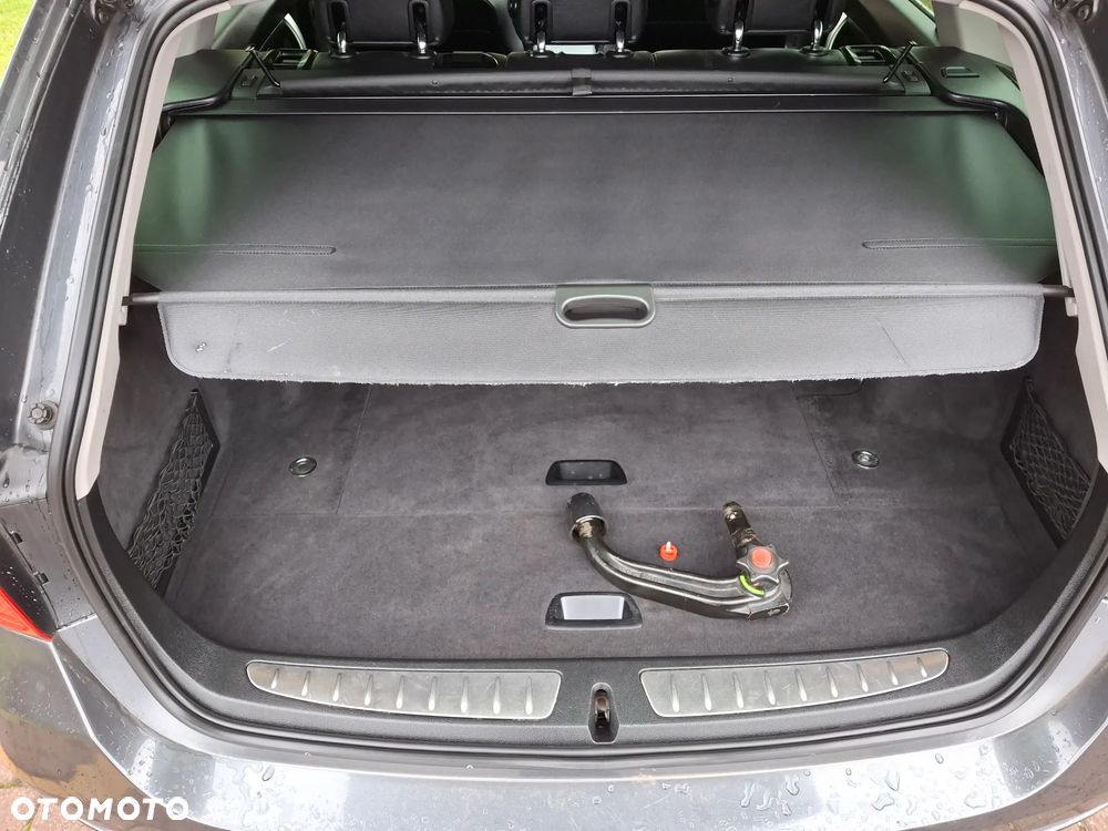 BMW Seria 3 330d Touring Edition M Sport Shadow - 13