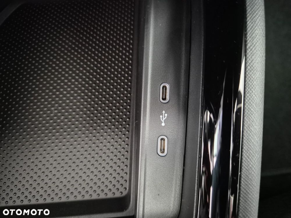 Skoda Kamiq 1.0 TSI Monte Carlo DSG - 32