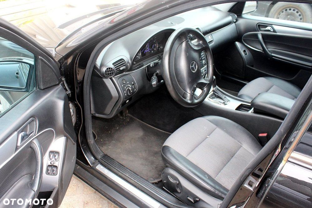 Mercedes C-Klasa W203 Lift 2004 1.8i Kombi (MASKA, ZDERZAK, LAMPA, BŁOTNIK, DRZWI, SZYBA, FOTEL) - 7