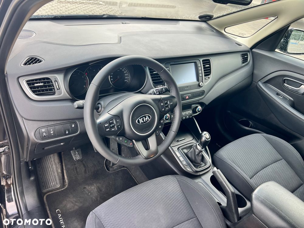 Kia Carens 1.6 GDI L 7os EU6 - 11