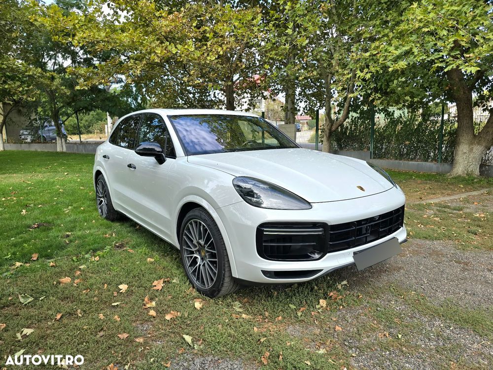 Porsche Cayenne - 1
