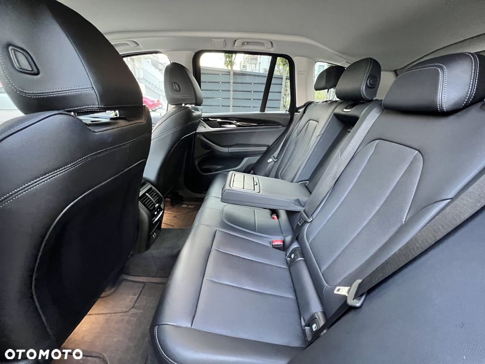 BMW X3 xDrive20i mHEV - 8