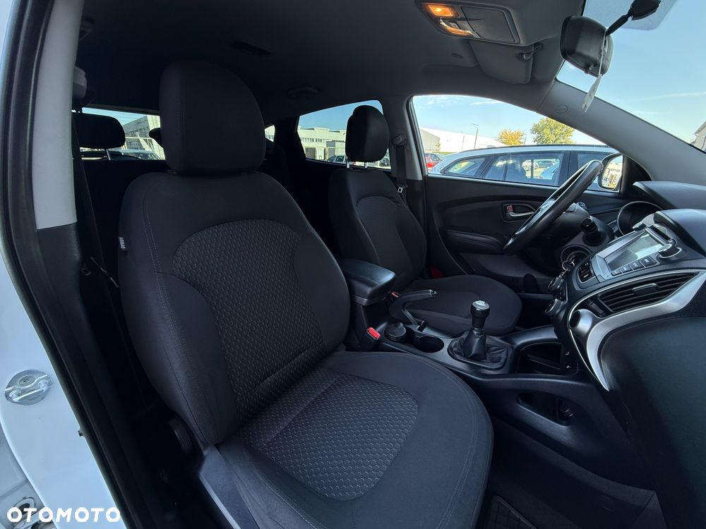 Hyundai ix35 2.0 Premium 2WD - 35