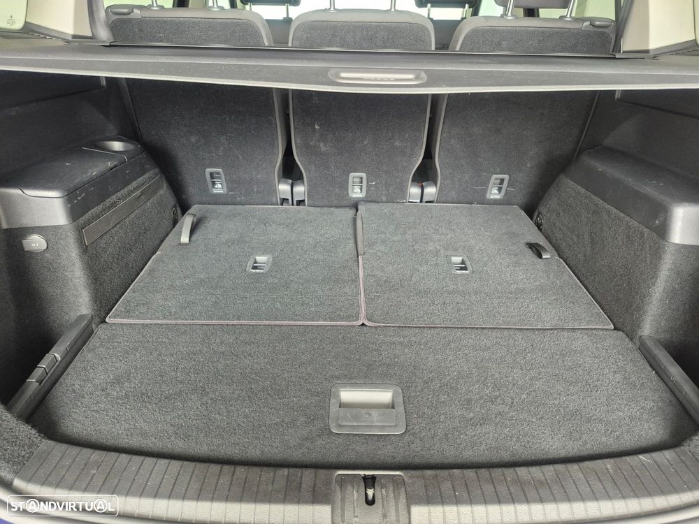 VW Touran 2.0 TDI Confortline DSG - 29