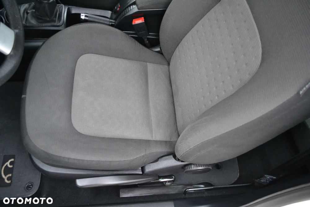 Volkswagen New Beetle - 19