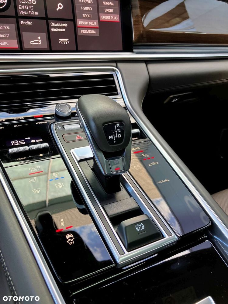 Porsche Panamera - 35