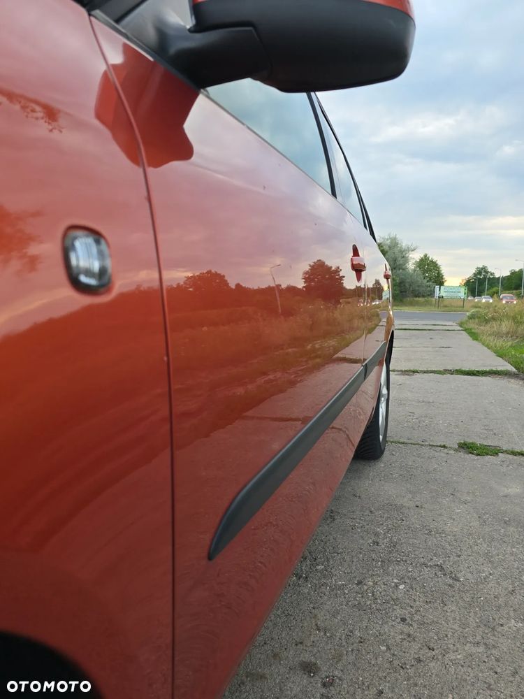 Skoda Fabia 1.6 16V Style - 10