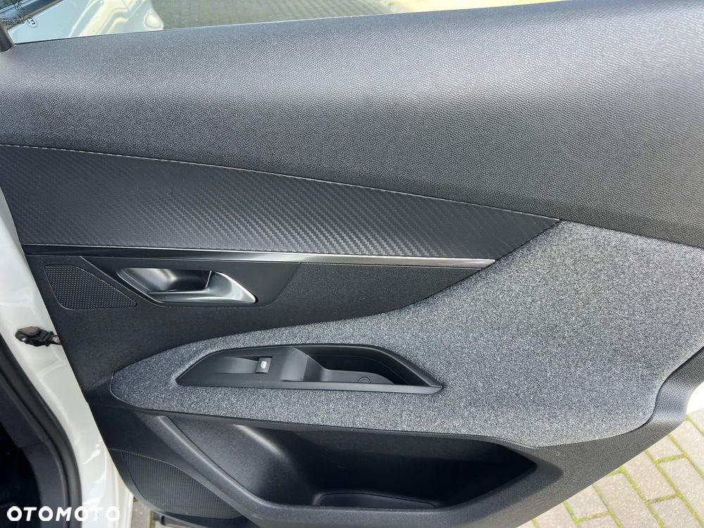 Peugeot 3008 1.6 BlueHDi Allure S&S EAT6 - 11