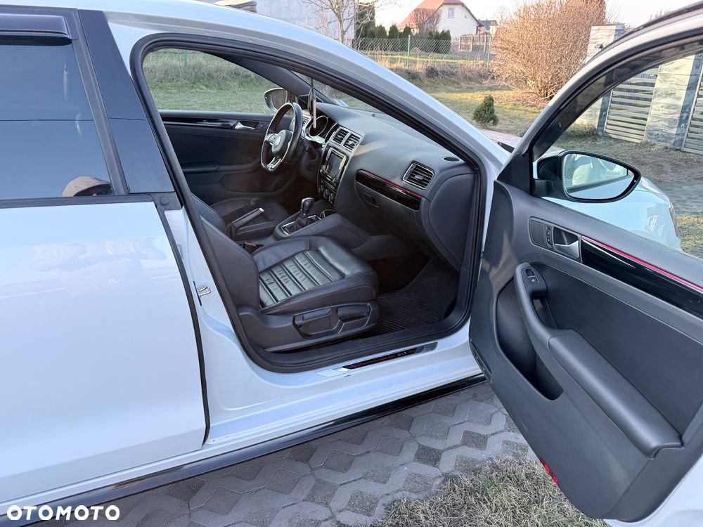 Volkswagen Jetta - 26
