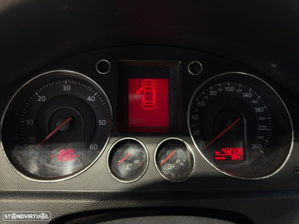 VW Passat 2.0 TDI 4M Confortline - 20