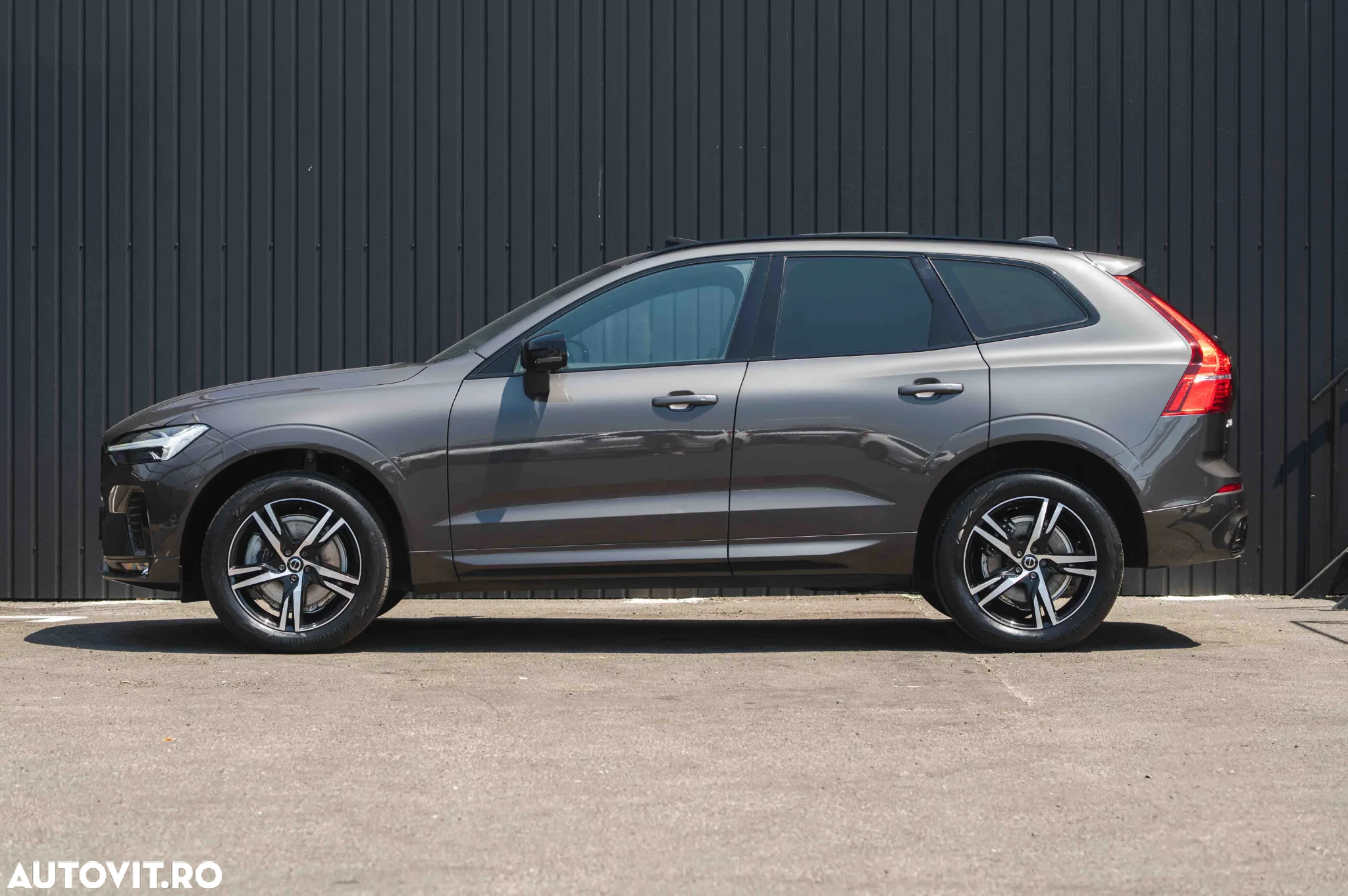 Volvo XC 60 B4 MHEV AT8 AWD R-Design - 10